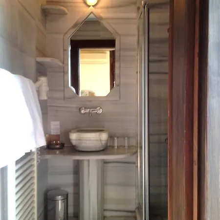 Empress Zoe Hotel 4*