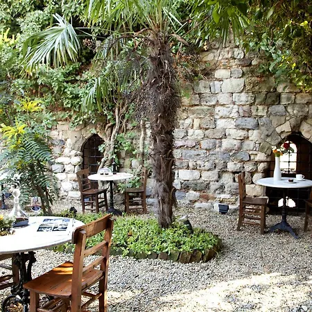 Empress Zoe Hotel 4*