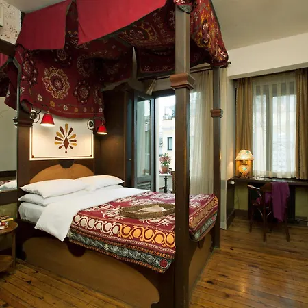 Empress Zoe Hotel 4*