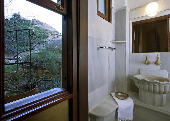 佐伊女皇酒店 4*