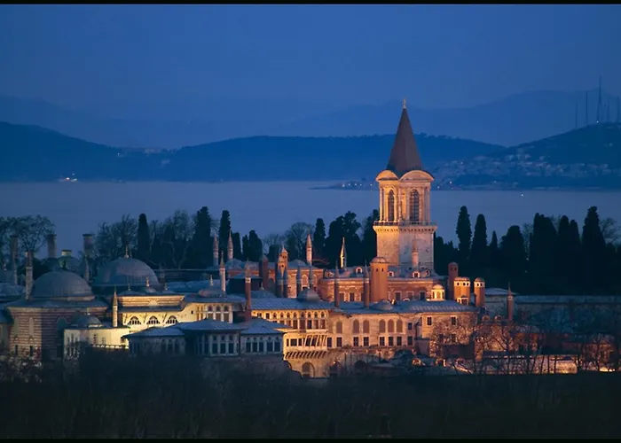 佐伊女皇酒店 4*