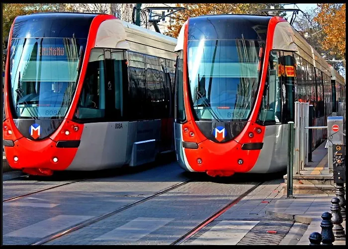 佐伊女皇酒店 4*