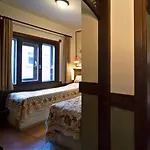 Hotel Empress Zoe 4*