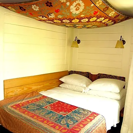 Empress Zoe Hotel 4*