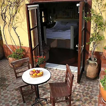 Hotel Empress Zoe