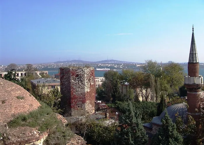 Hotel Empress Zoe 4*