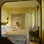 Ξενοδοχείο Empress Zoe 4*