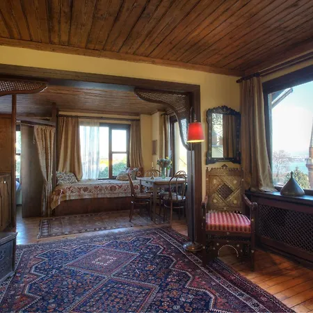 Szálloda Empress Zoe 4*
