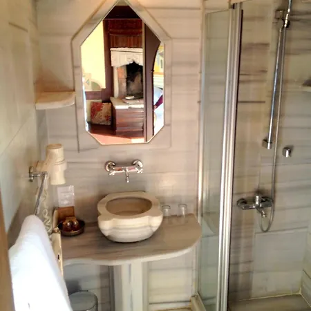 Empress Zoe Hotel 4*