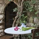 Hotel Empress Zoe